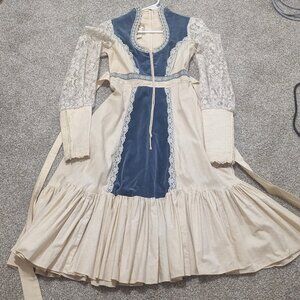 Vintage 1970s Gunne Sax peasant dress